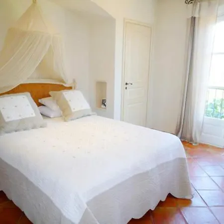 Beautiful 10 Quests In Tropez Saint-Tropez